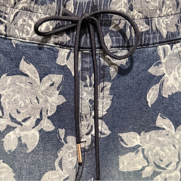 NWT Juicy Couture Floral Denim Jogger Style Pants - Picture 8 of 12